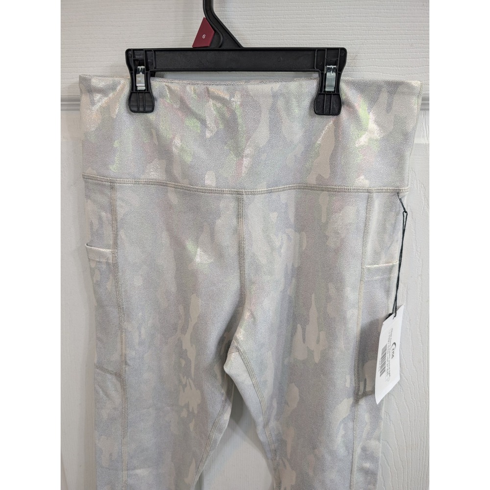 Zyia Active Light N Tight Leggings Women Iridescent Camo Crop Pocket -‎ Size 6/8 - Picture 7 of 7